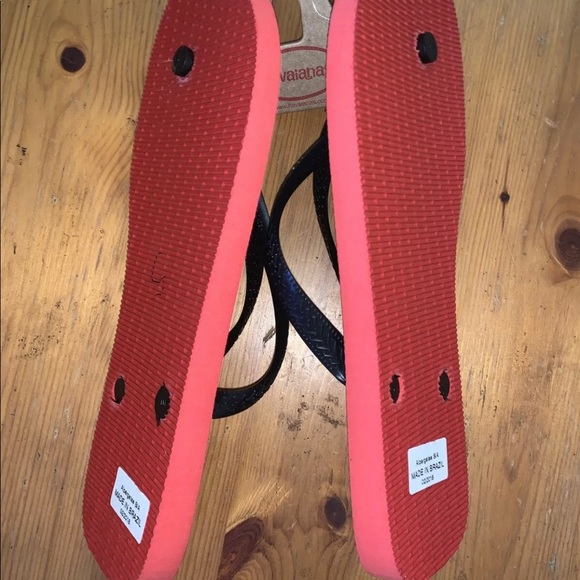 Havaianas Mario & Luigi Flip Flop Thong Slides - Picture 3 of 3